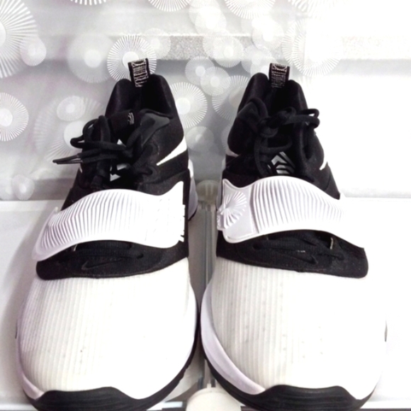 NIKE ZOOM FREAKS 3 TB PROMO BLACK WHITE LOW TOP BASKETBALL SNEAKERS SIZE 16 NWOT - Picture 1 of 7